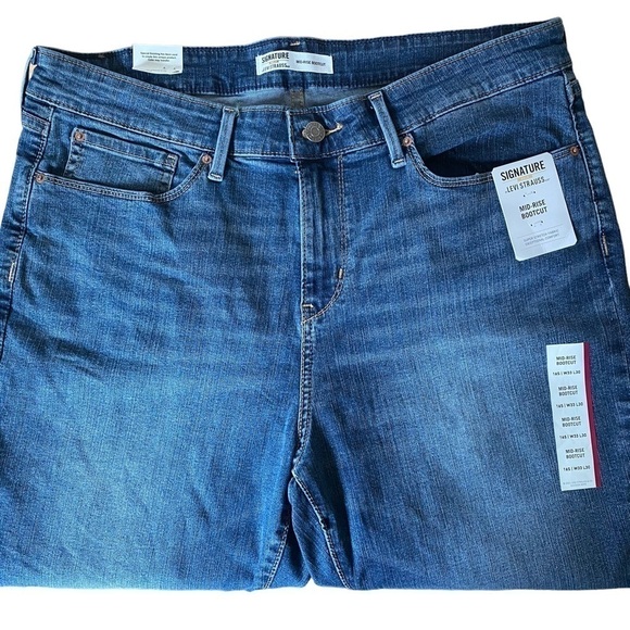 Levis Strauss Signature size 16S 33/30 New with Tags medium wash bootcut midrise - Picture 6 of 7